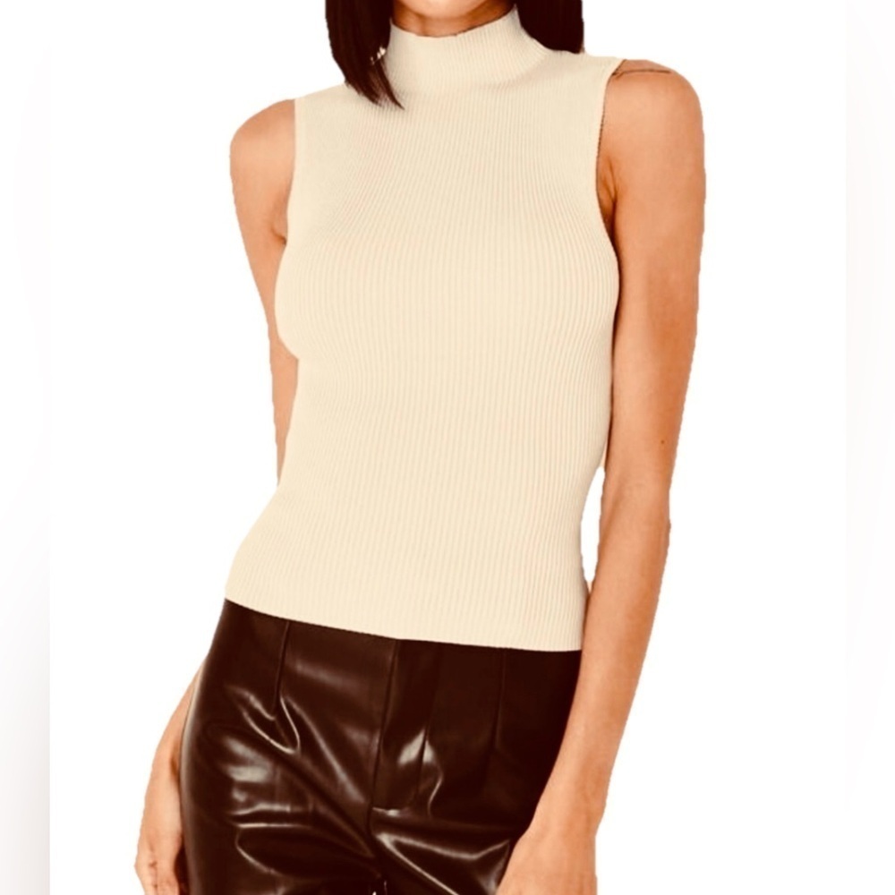 NWT missguided fancy sleeveless top xs/small size 2 sand beige nude